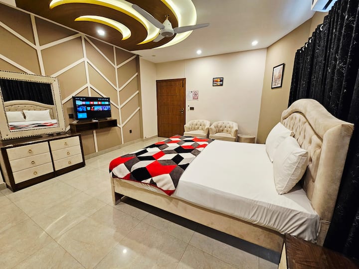 Premium 5BR/Designer Villa Ground Floor|Islamabad