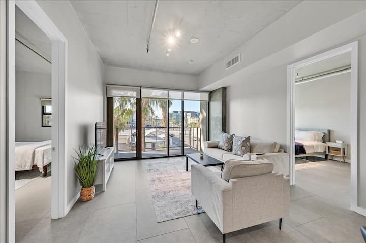Luxury Two Bedrooms With A View - Las Vegas, NV