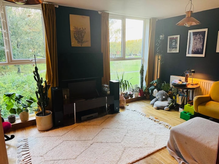 Spacious Parkside Home In Levenshulme - Manchester