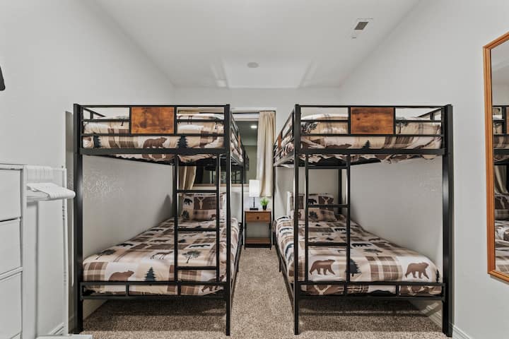 Can someone say slumber party?!