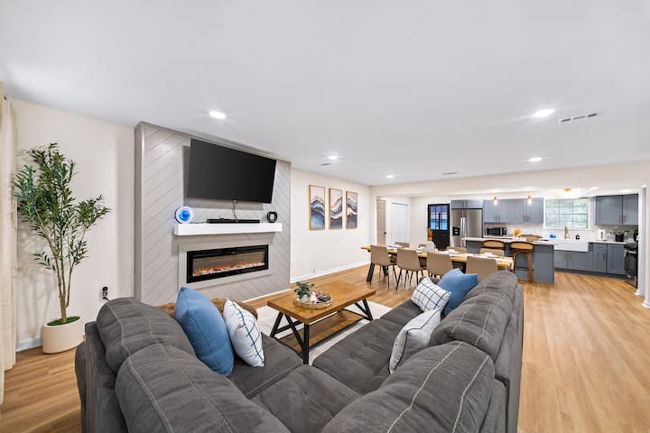 Გახსენით სივრცის კონცეფცია სამზარეულოთი ან უკანა პატიოთი.