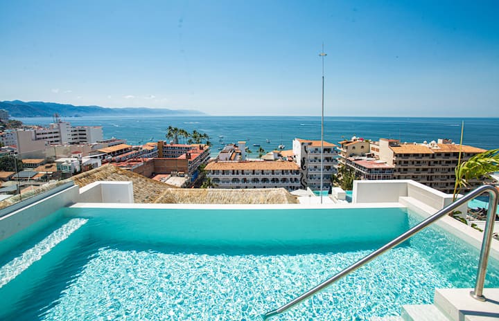 Rooftop Pool • 2 Min To Beach • Romantic Zone - Puerto Vallarta