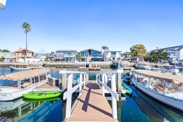 Magical Bayfront Home With Epic Dock And Hot Tub - Newport Beach, CA