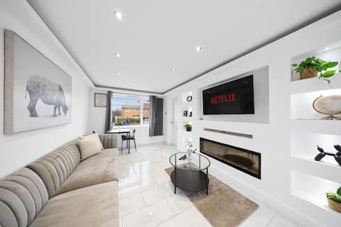 Stylish retreat in Medway - Air-Hockey - Sleeps 5