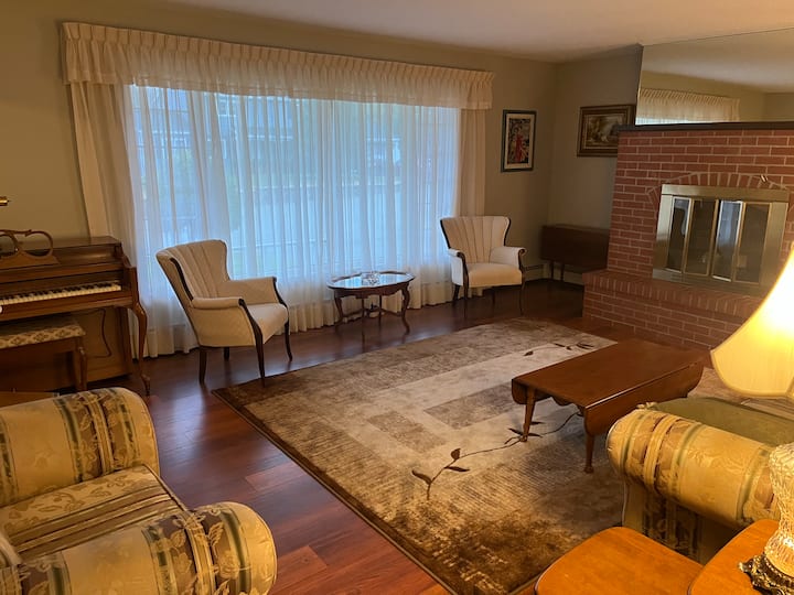 5 Bedrooms, 2 Baths, Trail Access W/extra Parking! - Edmundston