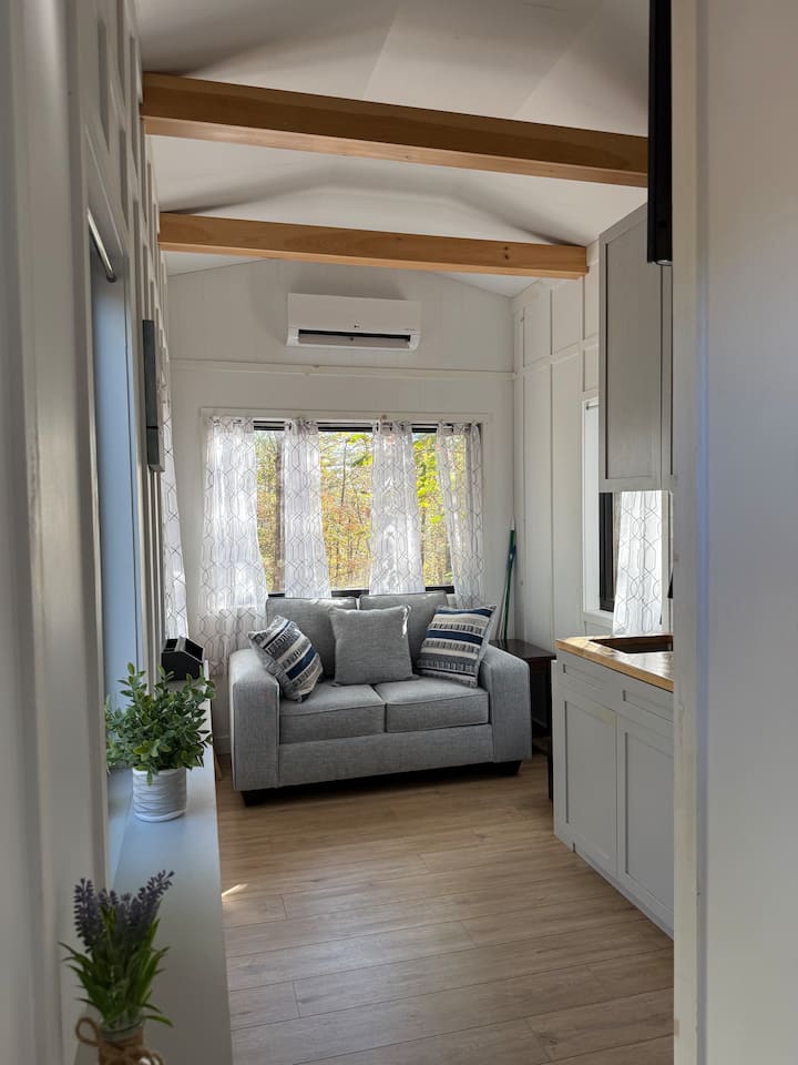 Private Lewisburg Tiny Home (Dog Friendly) - Lewisburg, WV