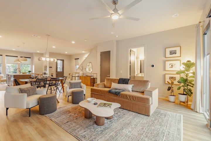 Pool, Hot Tub, Gym & Sauna | Fully Gated - Nashville, TN