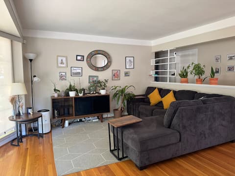 Bright and Peaceful Family home