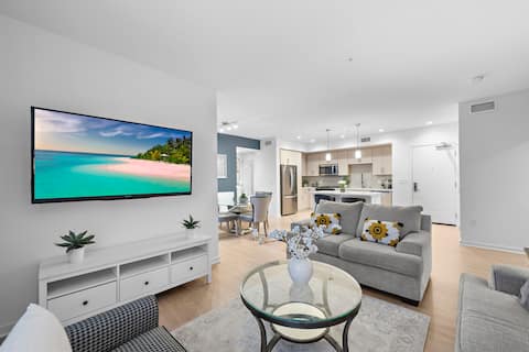 Popular Airbnb listing: Luxury 2BR/2BA APT next to Irvine Spectrum Center in Laguna Hills