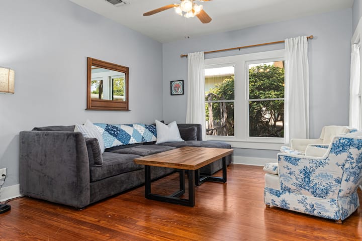 Cherry Street Retreat - 1 Block From Main! - Bandera, TX