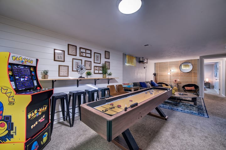 2 Homes! 3 Kitchens, 3 Living Rooms, 2fenced Yards - Colorado