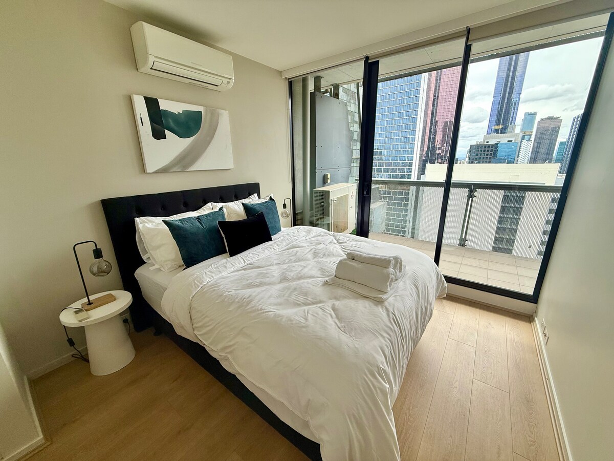 Hlavná spálňa s vlastnou kúpeľňou