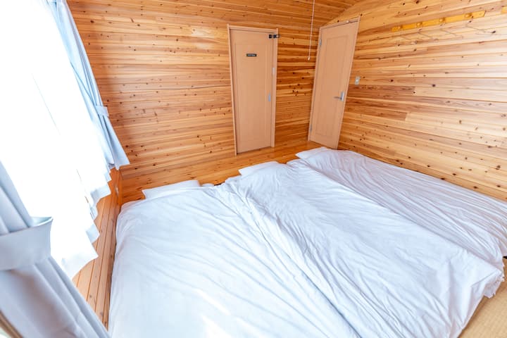 Il s'agit d'une chambre de style japonais.