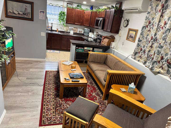 Retro Retreat - A Cozy 90s Style Escape - Port Orchard, WA