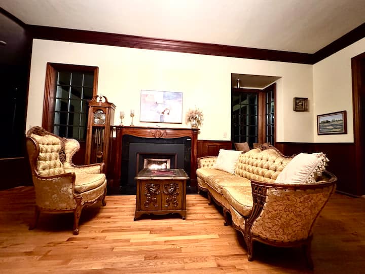 Fairytale Castle In Redwoods W/ Pickleball Court - Boulder Creek, CA