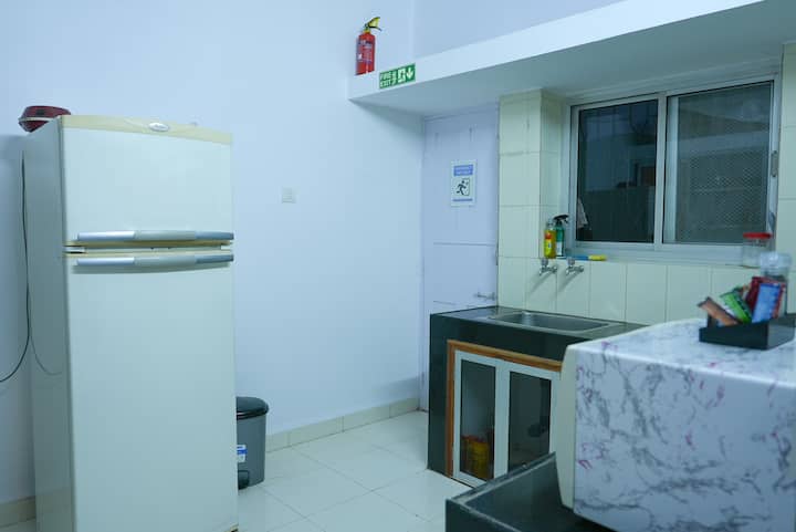 Full kitchen image 1
