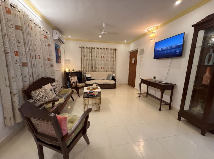 Living room image 3