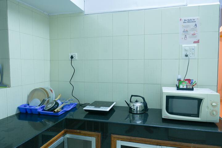 Full kitchen image 2