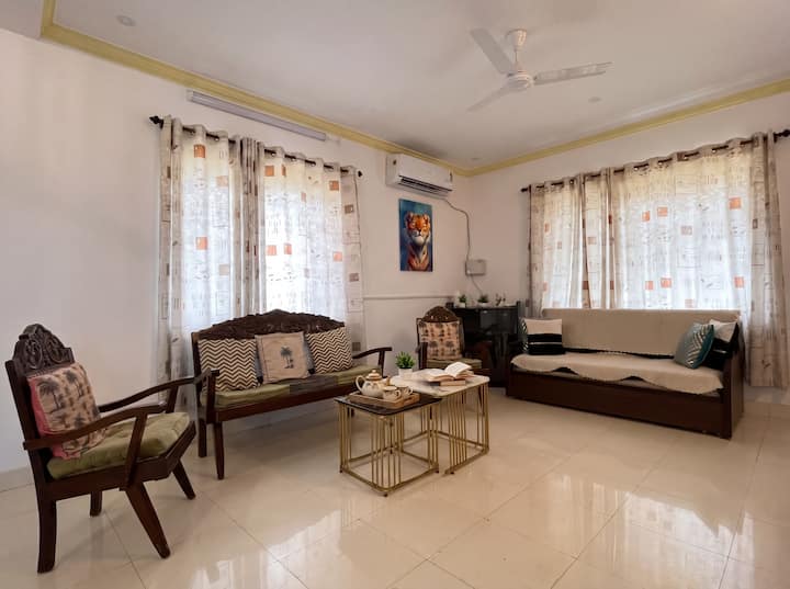 Living room image 4
