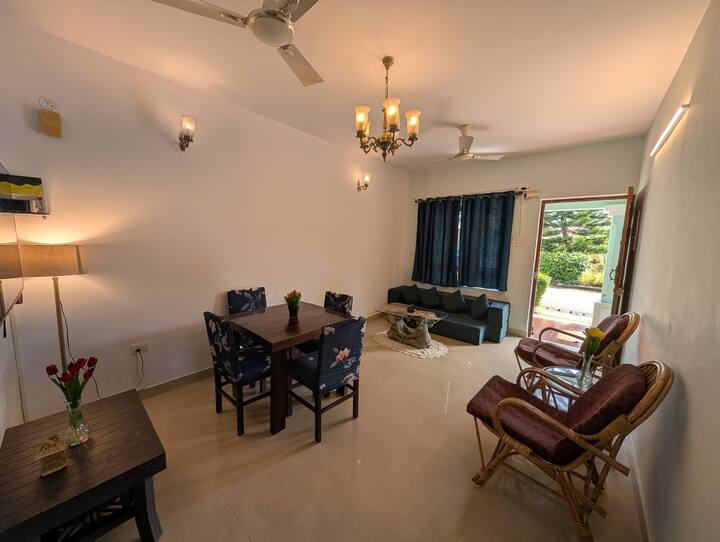 Living room image 7
