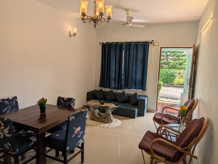 Living room image 8