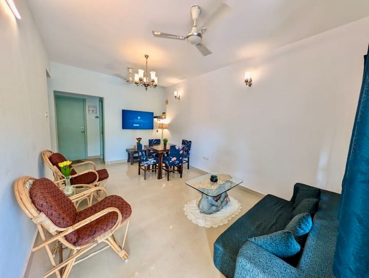 Living room image 3