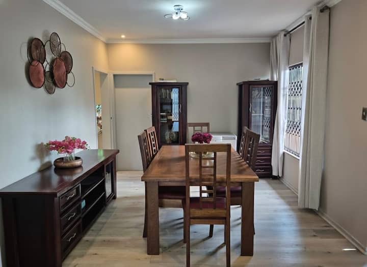 Secure 3 Bedroom Home With Pool And Jojo Tank. - Pretoria, South Africa