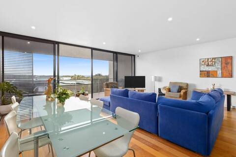 Popular Airbnb listing: Beachfront stay – walk everywhere, no car needed! in Anglesea