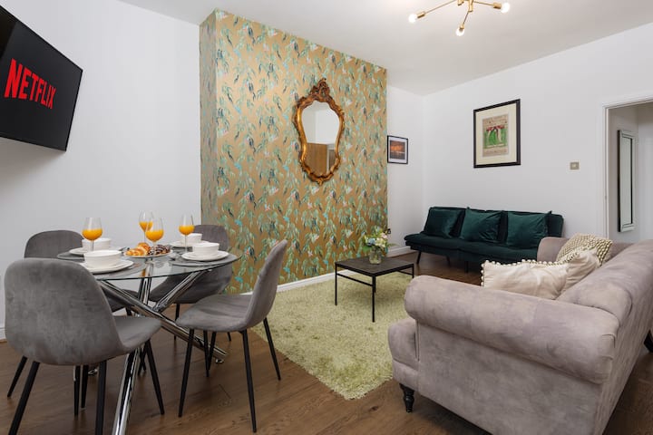 Flatzy - City Centre | Modern 2 Bedroom Apartment - Liverpool