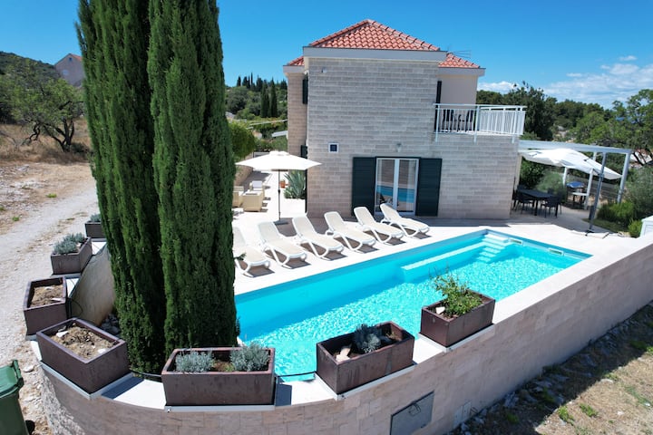 Villa Allegra W/ Private Pool - Supetar