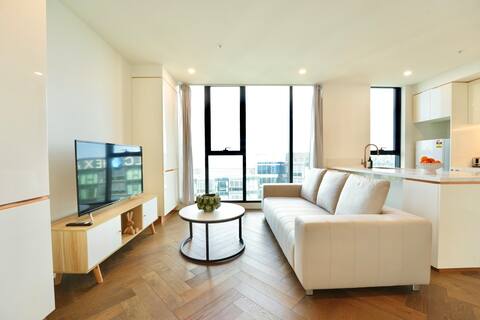 Successful Airbnb property: Spacious 4BR Penthouse in BoxHill Free Parking X 2 in Box Hill