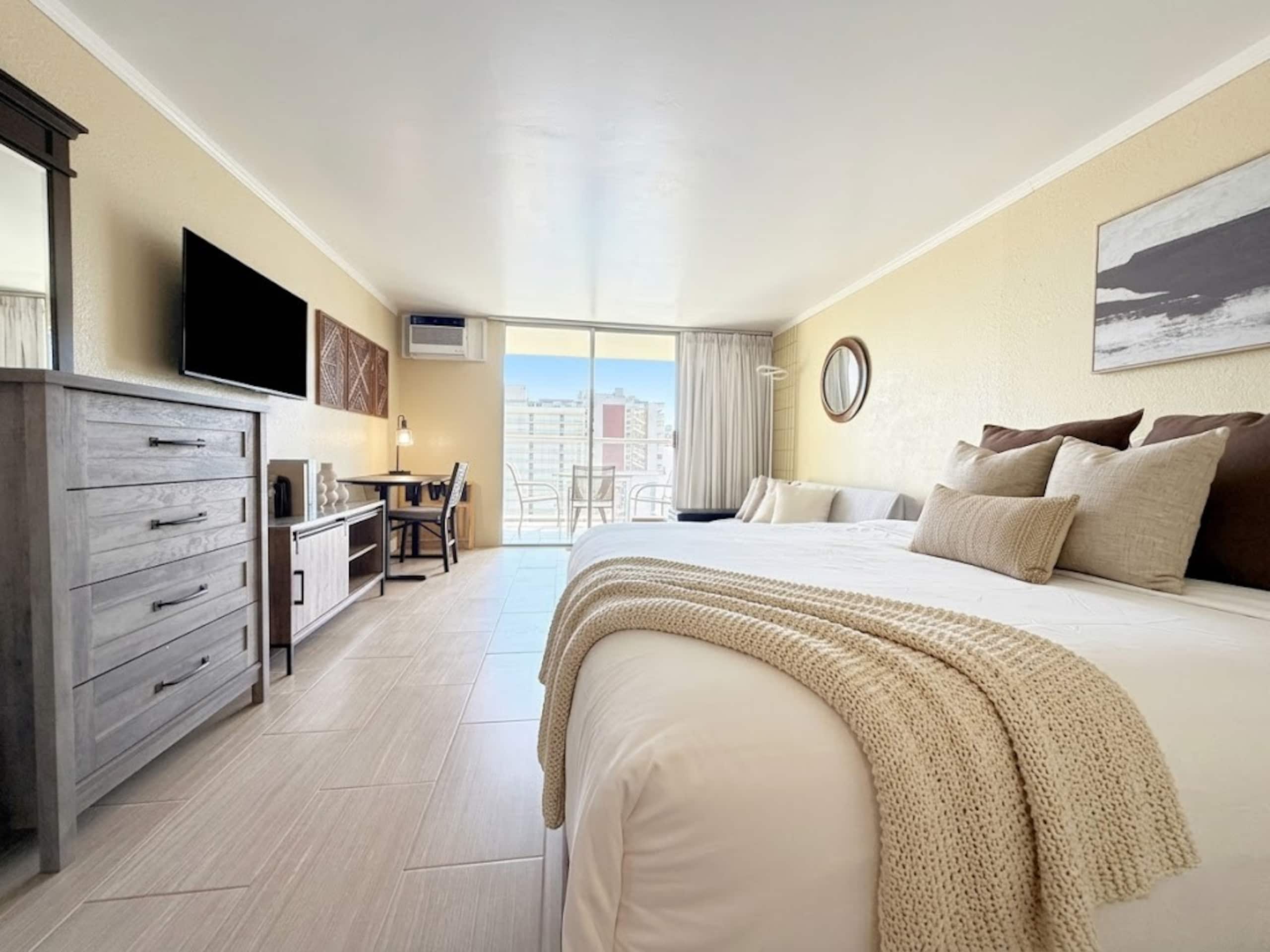 Island Breeze Retreat – Comfort & Charm - Image 1