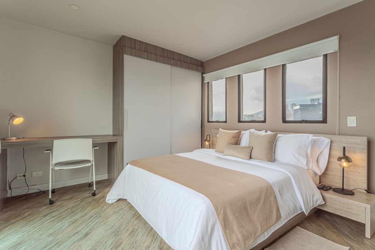 Queen bedroom on top floor
