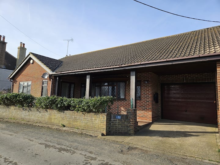 Double Room In Comfortable Home. - Dover