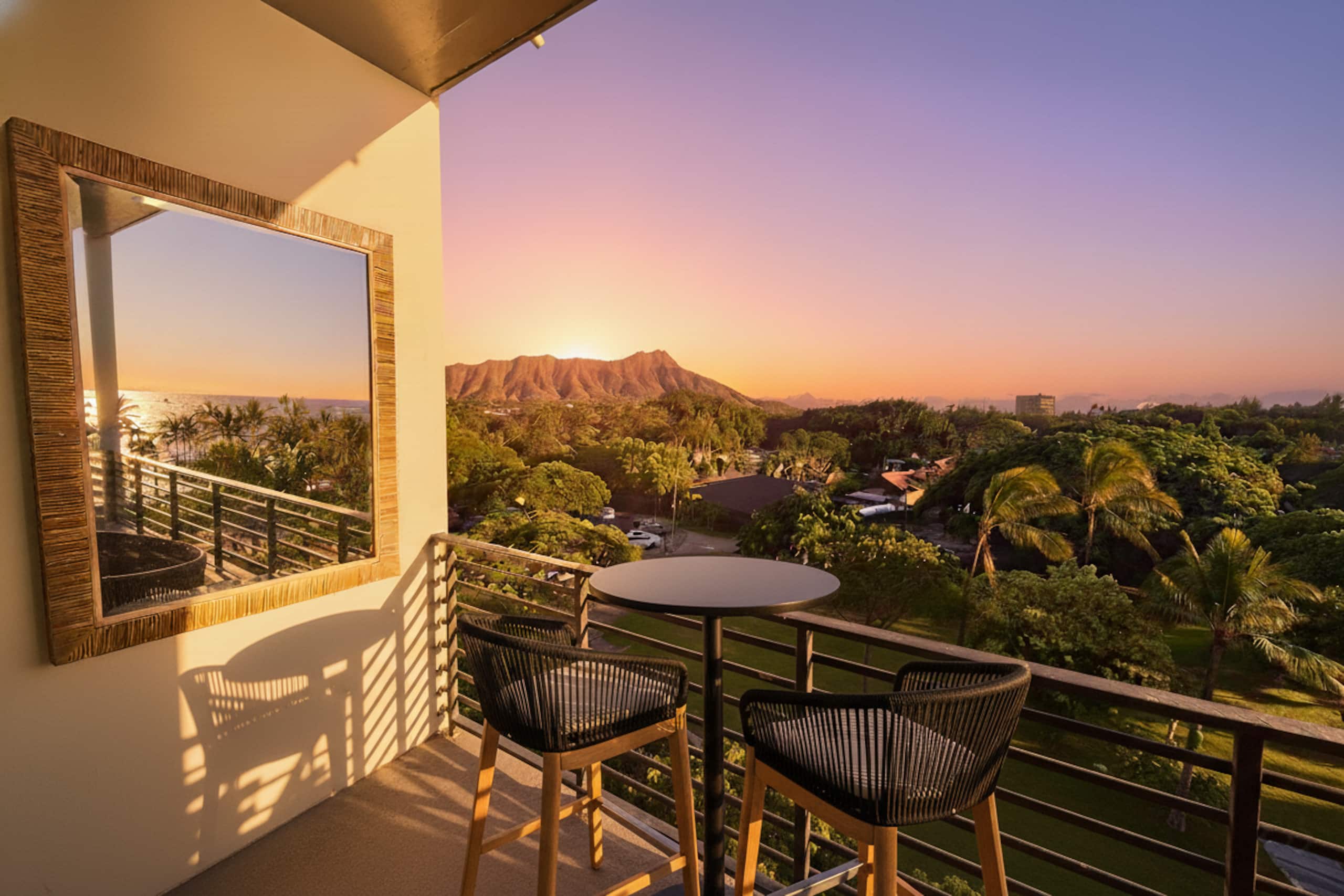 Modern Ocean Bungalow Steps To Waikiki Beach - Image 2