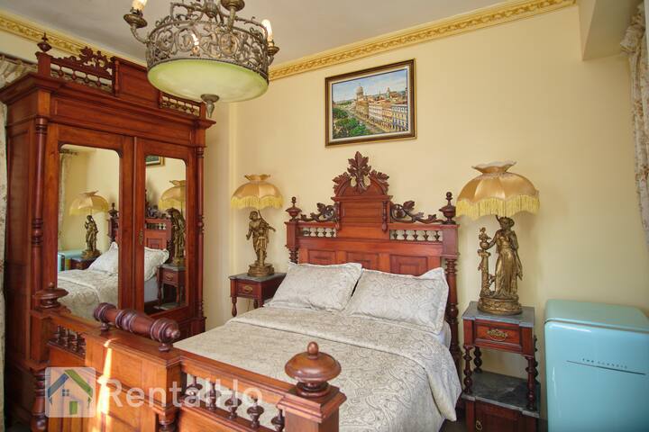 Спалня 1 със собствена баня, климатик, телевизор, минибар 