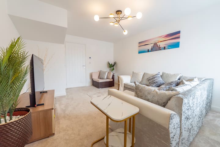 Stay For Contractors, Parking For Two, M6,m1,nec - Rugby