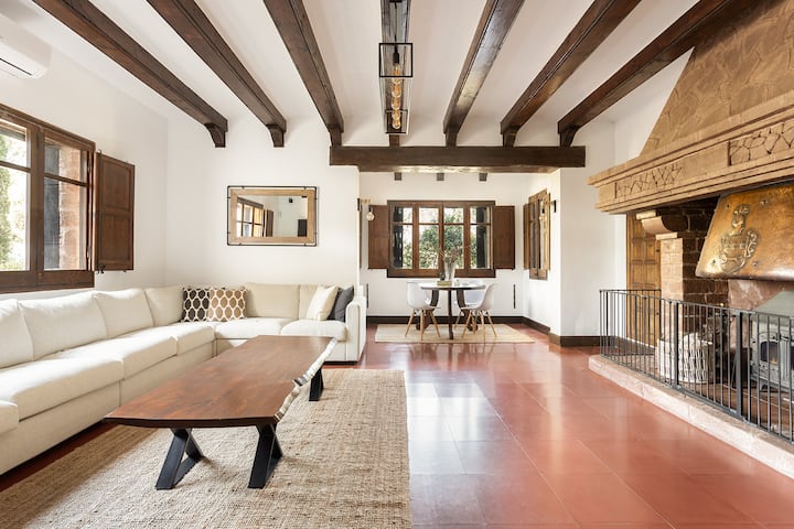 Encantadora Villa Con Piscina Y Jardín Privado - Corbera de Llobregat