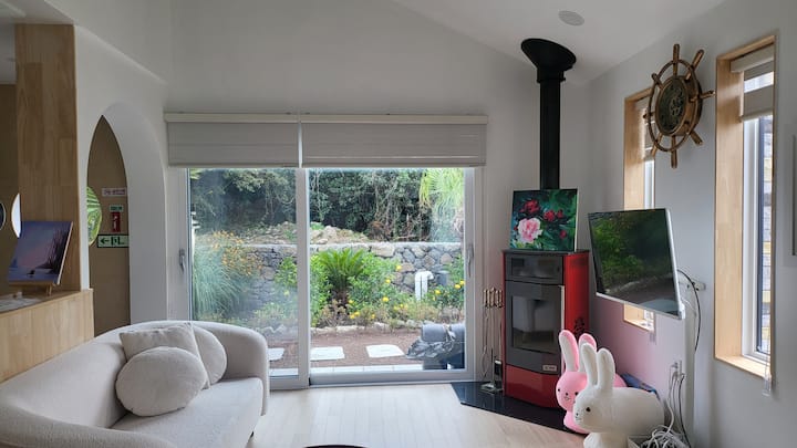 มีหลุมก่อไฟให้บริการ
นอกจากนี้เรายังมีฟืนให้บริการ