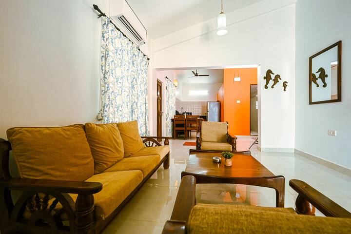 Living room image 7