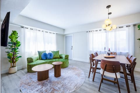 Successful Airbnb property: Tropical Paradise|6PPL|10 min Airport & NU Stadium in Flagami