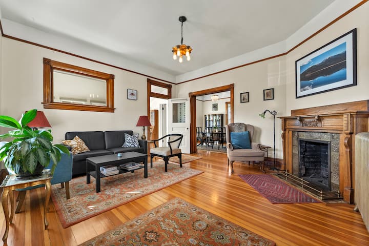 Historic Home & Peaceful Garden - Near Downtown/cc - 콜로라도스프링스