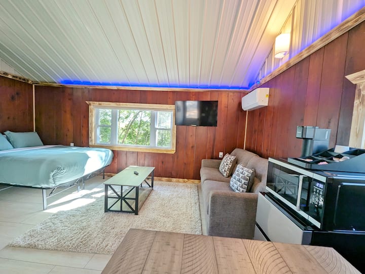 Fireside Cabin 8 | Baraboo • Dells Cabin | Pets Ok - Baraboo, WI