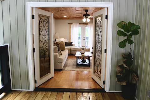 Top performing Airbnb: “On Golden Pond” in Johnson City