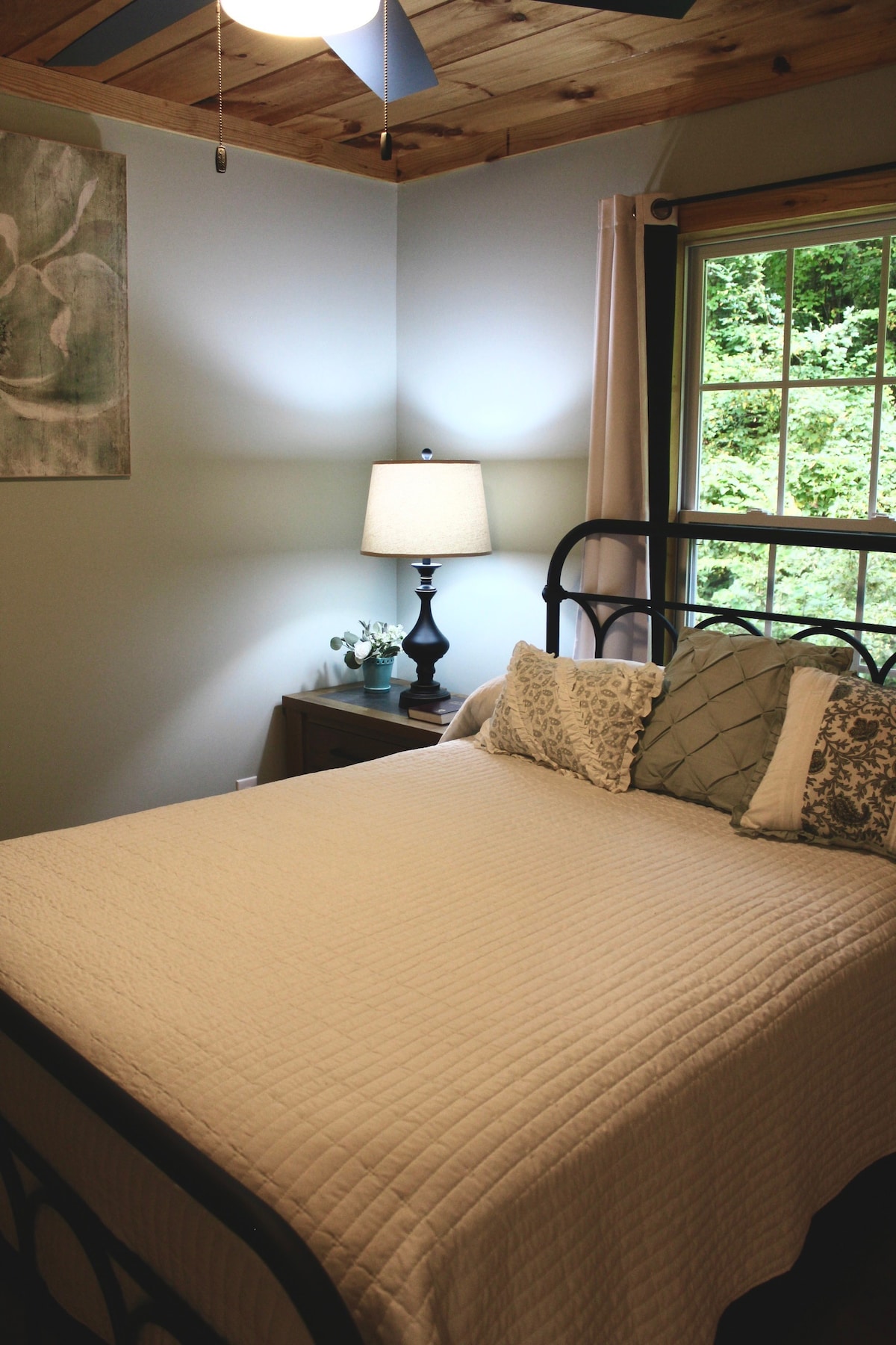 Cama tamaño grande para 2 personas