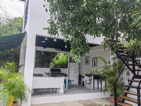Top performing Airbnb: Oporto- Private Pool/Jacuzzi/Nature in Apulo