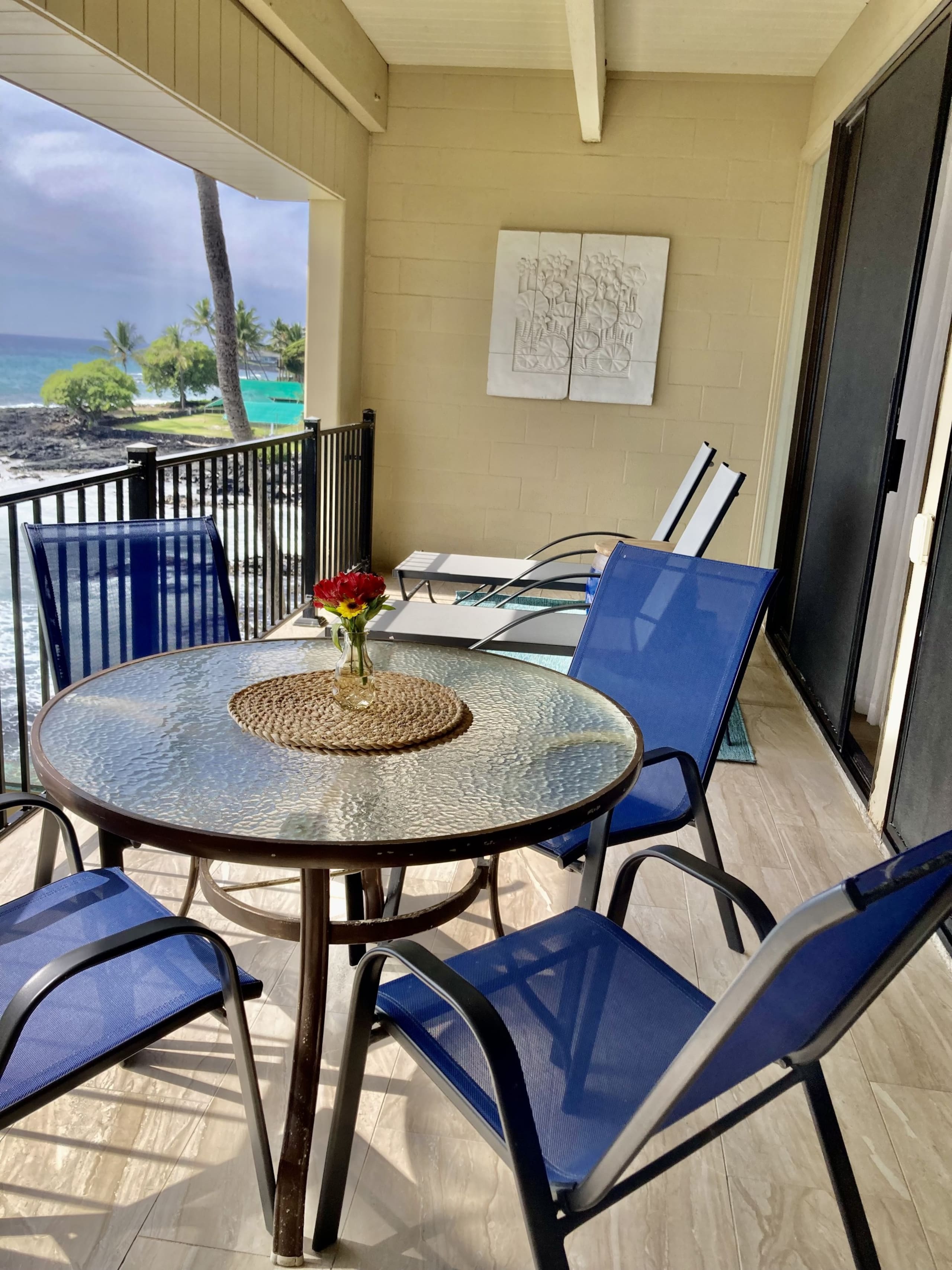 Condo in Kailua-Kona · ★4.81 · 2 bedrooms · 2 beds · 2 baths - Image 1