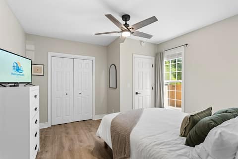 Spacious Renovated 4BR | Sleeps 10