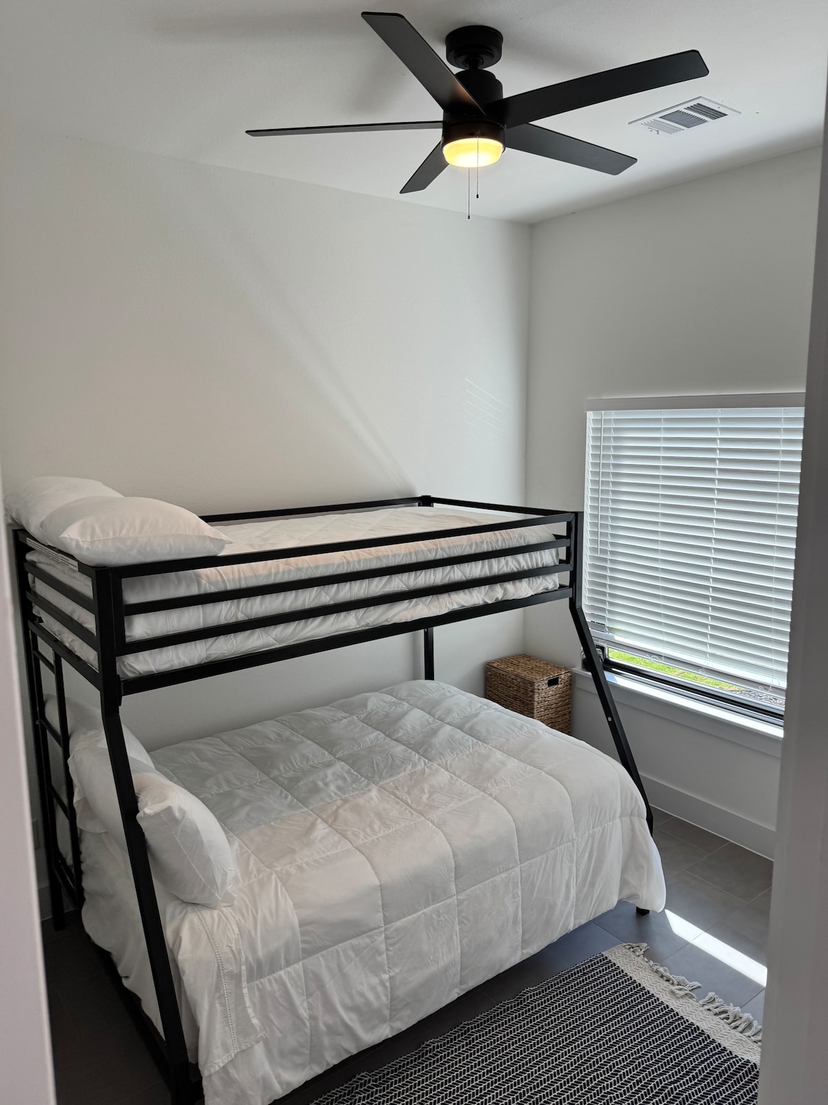 South Austin Rental - 2BR | 15 min to Downtown