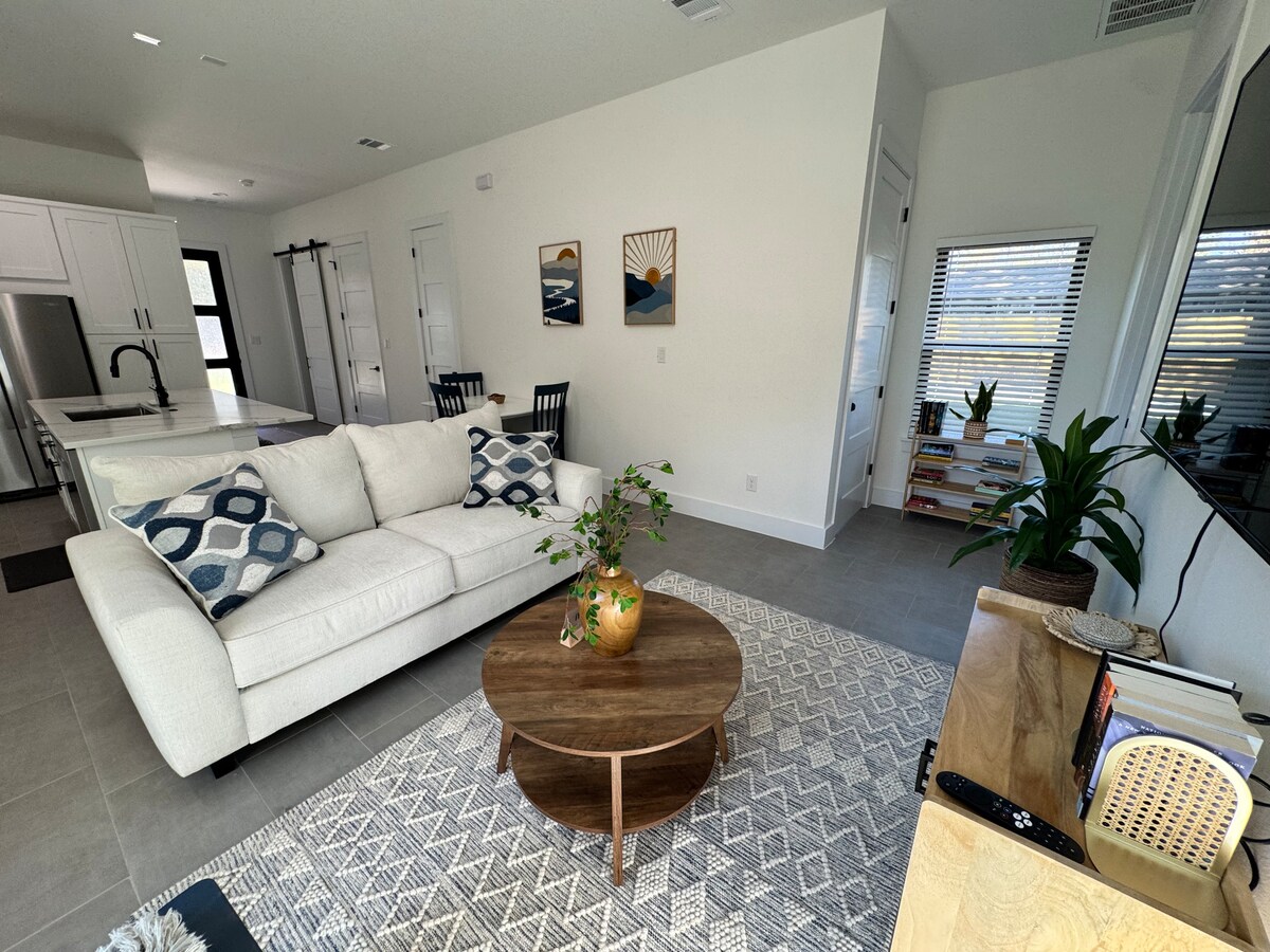 South Austin Rental - 2BR | 15 min to Downtown